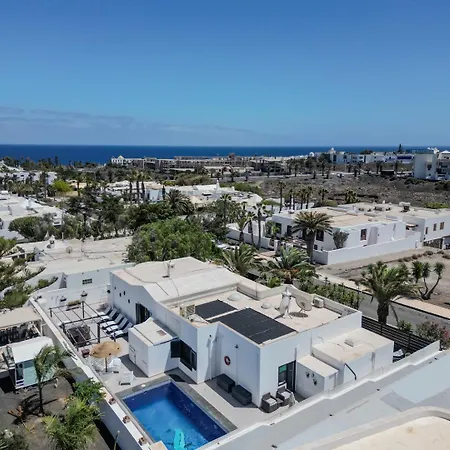 Victoria Just 150 Metres From Playa Bastian