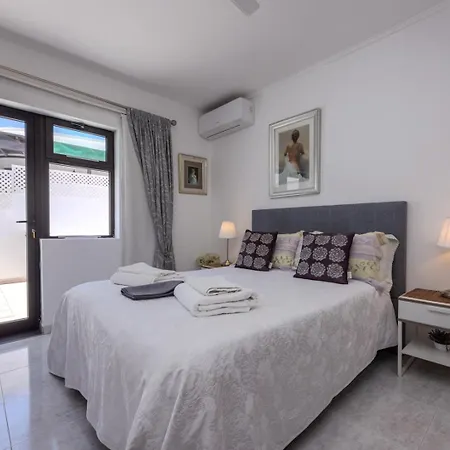 Victoria Just 150 Metres From Playa Bastian Costa Teguise