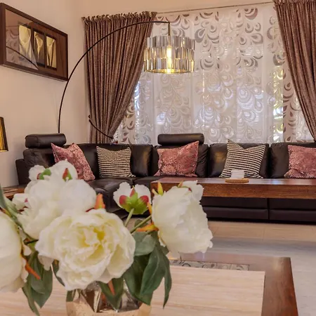 Victoria Just 150 Metres From Playa Bastian Costa Teguise