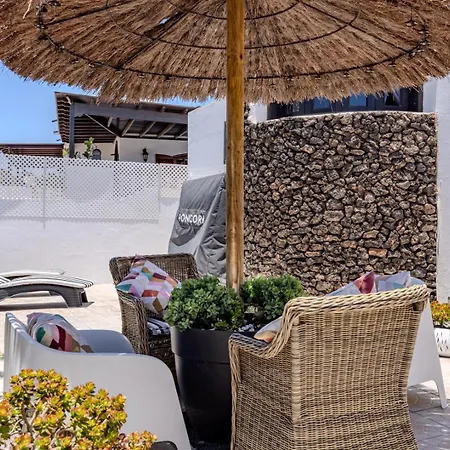 Victoria Just 150 Metres From Playa Bastian Costa Teguise