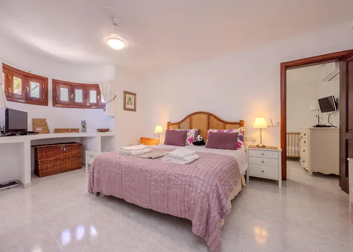 Victoria Just 150 Metres From Playa Bastian