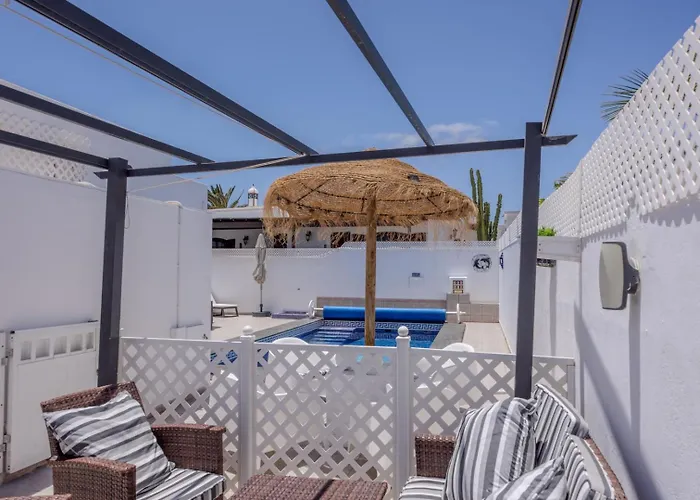 Victoria Just 150 Metres From Playa Bastian Costa Teguise