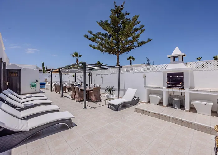 Victoria Just 150 Metres From Playa Bastian