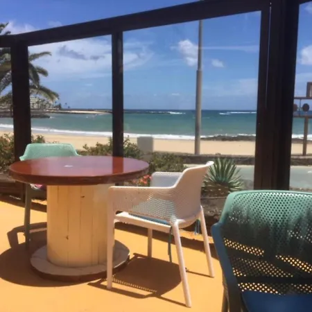 펜션 Victoria Just 150 Metres From Playa Bastian *