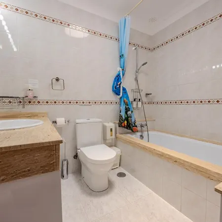 Victoria Just 150 Metres From Playa Bastian Vakantiehuis