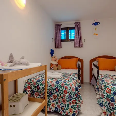 Vakantiehuis Victoria Just 150 Metres From Playa Bastian