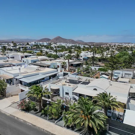 Vakantiehuis Victoria Just 150 Metres From Playa Bastian