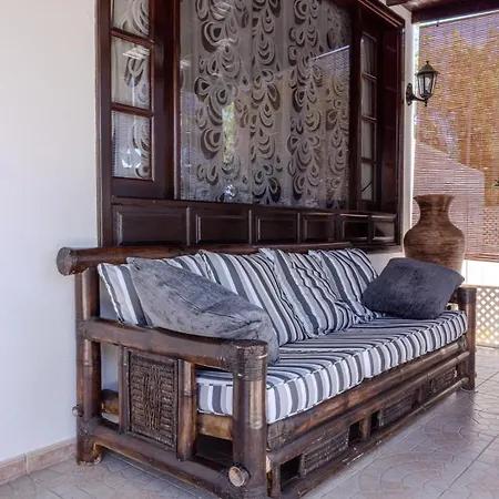 Victoria Just 150 Metres From Playa Bastian Casa vacanze