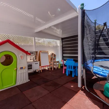 Casa vacanze Victoria Just 150 Metres From Playa Bastian *