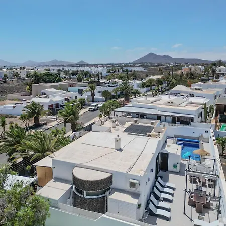 Victoria Just 150 Metres From Playa Bastian Vakantiehuis *