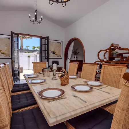 Casa vacanze Victoria Just 150 Metres From Playa Bastian *