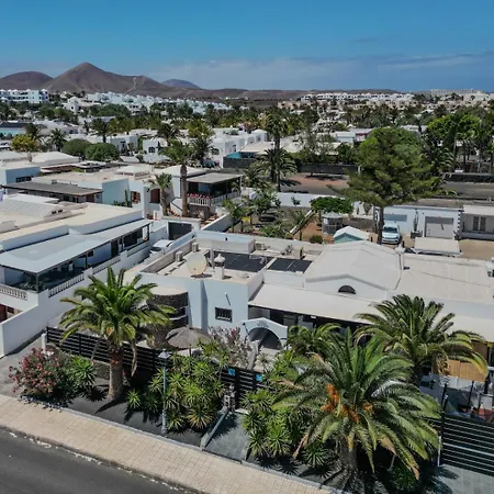 Vakantiehuis Victoria Just 150 Metres From Playa Bastian