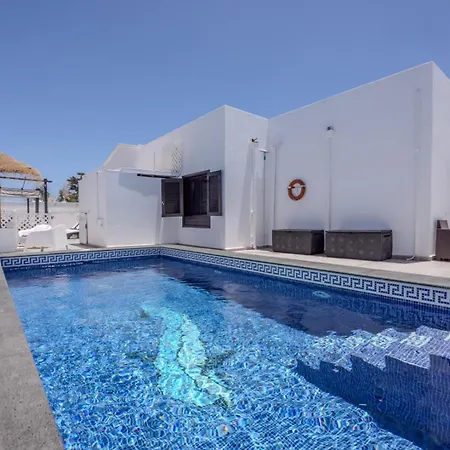 Victoria Just 150 Metres From Playa Bastian *