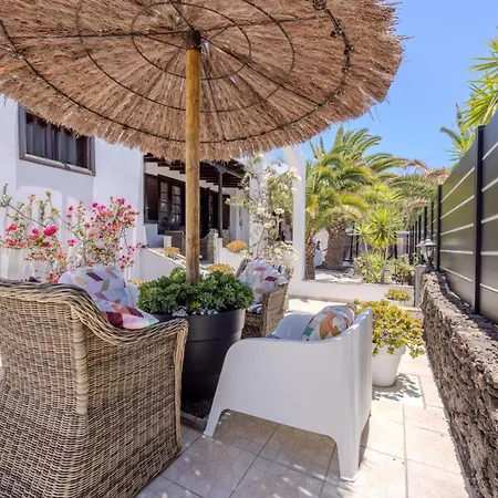 Victoria Just 150 Metres From Playa Bastian Casa vacanze *