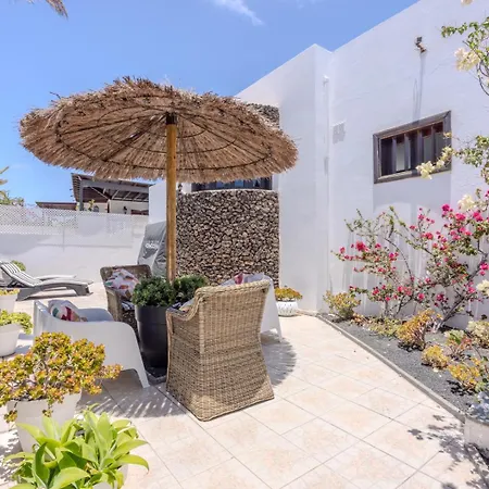 Victoria Just 150 Metres From Playa Bastian Costa Teguise
