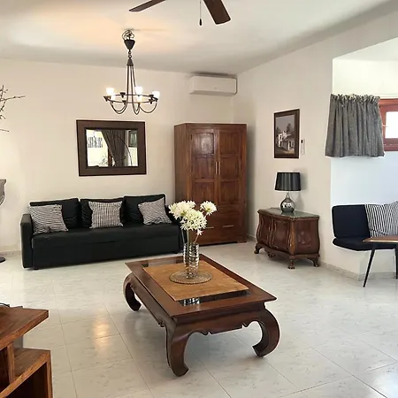 Victoria Just 150 Metres From Playa Bastian *