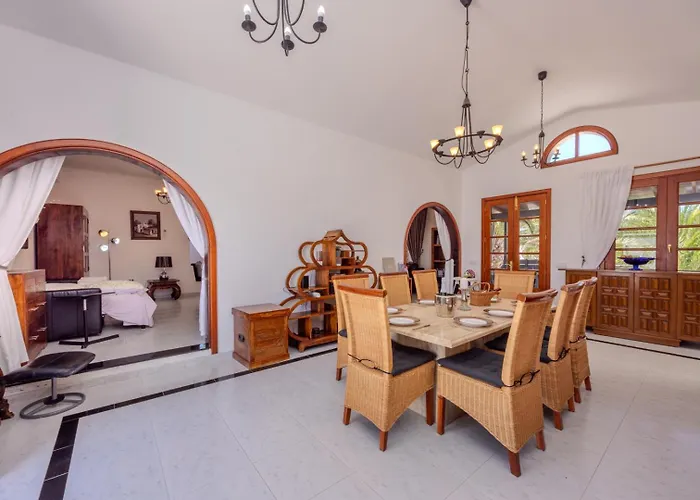 Victoria Just 150 Metres From Playa Bastian Holiday home *