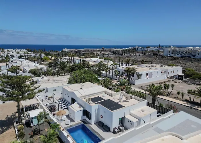 Victoria Just 150 Metres From Playa Bastian