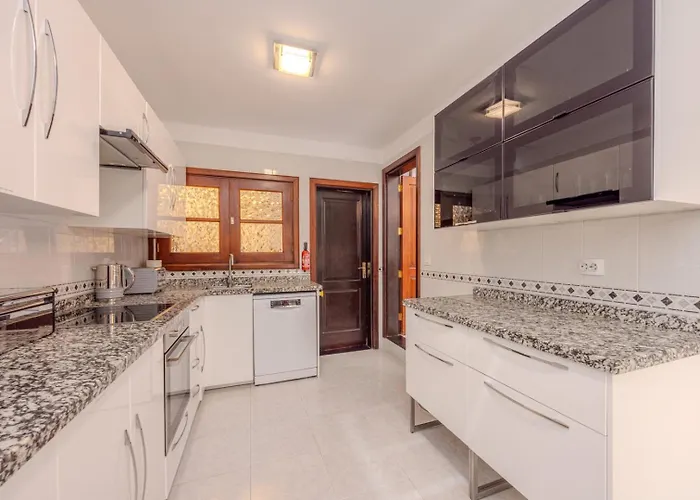 Holiday home Victoria Just 150 Metres From Playa Bastian Costa Teguise