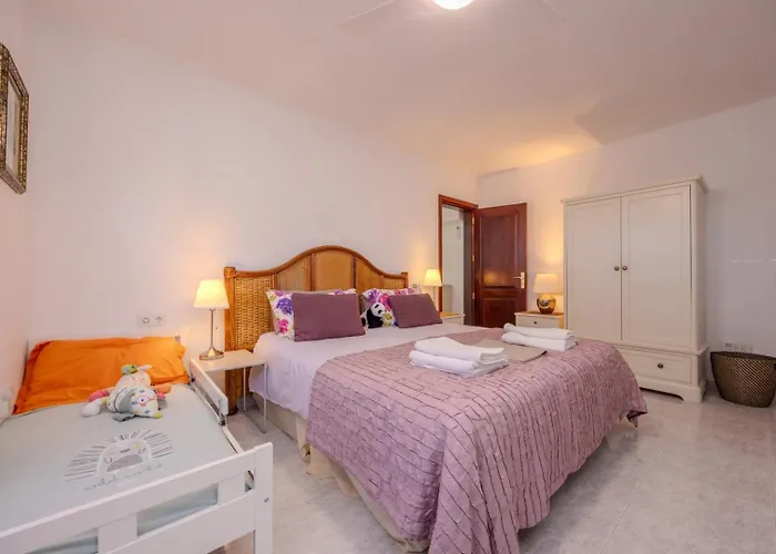 Victoria Just 150 Metres From Playa Bastian *