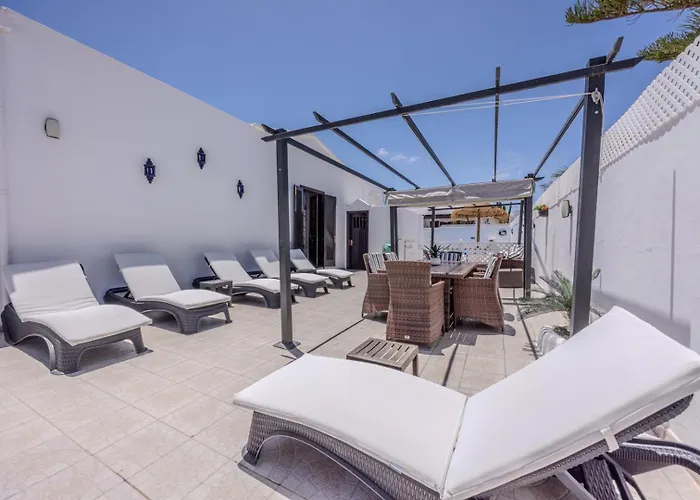 Victoria Just 150 Metres From Playa Bastian Holiday home *