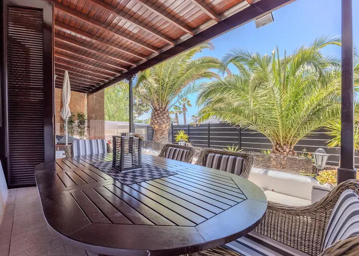 Victoria Just 150 Metres From Playa Bastian Holiday home *