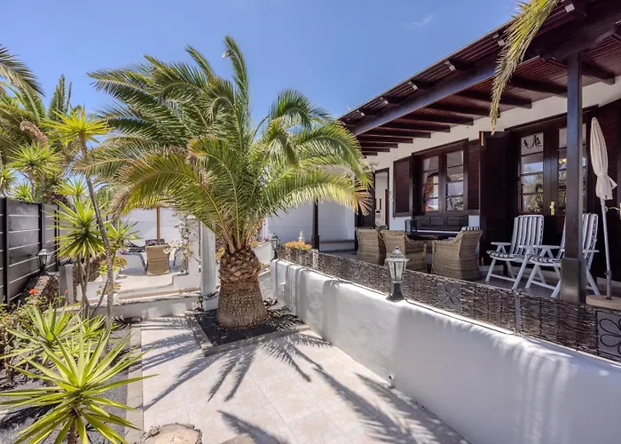 Victoria Just 150 Metres From Playa Bastian Costa Teguise