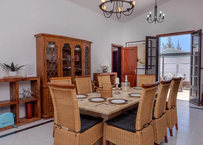 Victoria Just 150 Metres From Playa Bastian * Costa Teguise