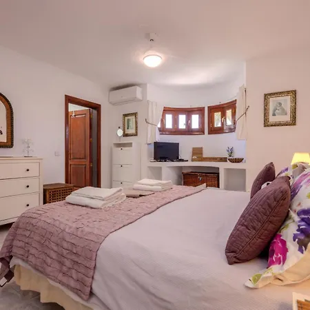 Victoria Just 150 Metres From Playa Bastian * Коста-Тегисе