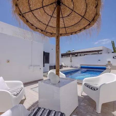 Victoria Just 150 Metres From Playa Bastian Коста-Тегисе