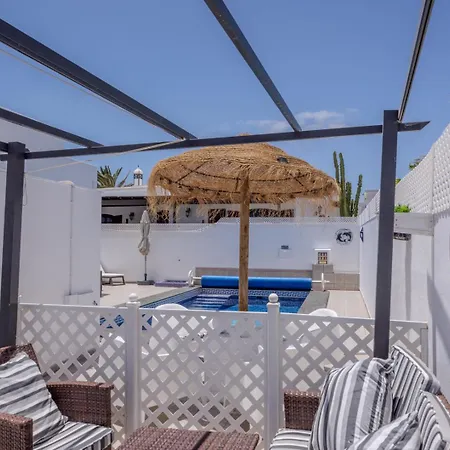 Victoria Just 150 Metres From Playa Bastian Коста-Тегисе