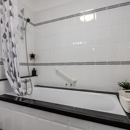 Victoria Just 150 Metres From Playa Bastian * Коста-Тегисе